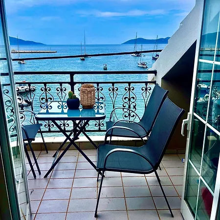 Sea Side *